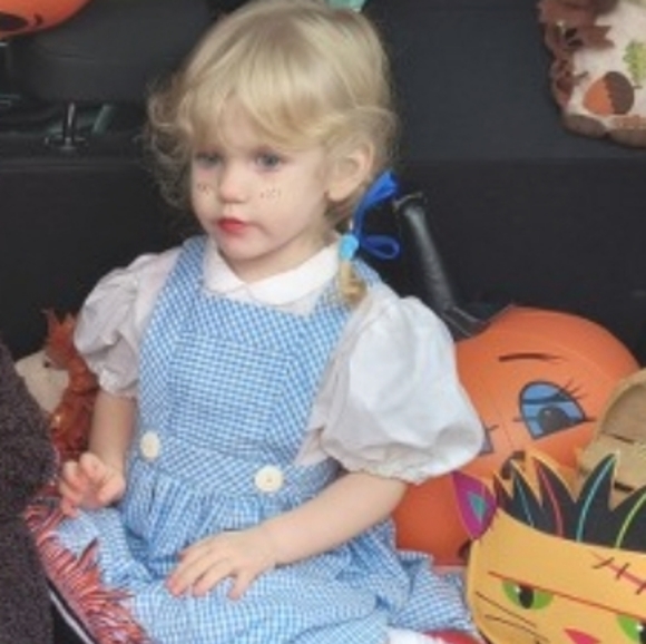 Meet your Posher, Caitlyn - Picture 9 of 10